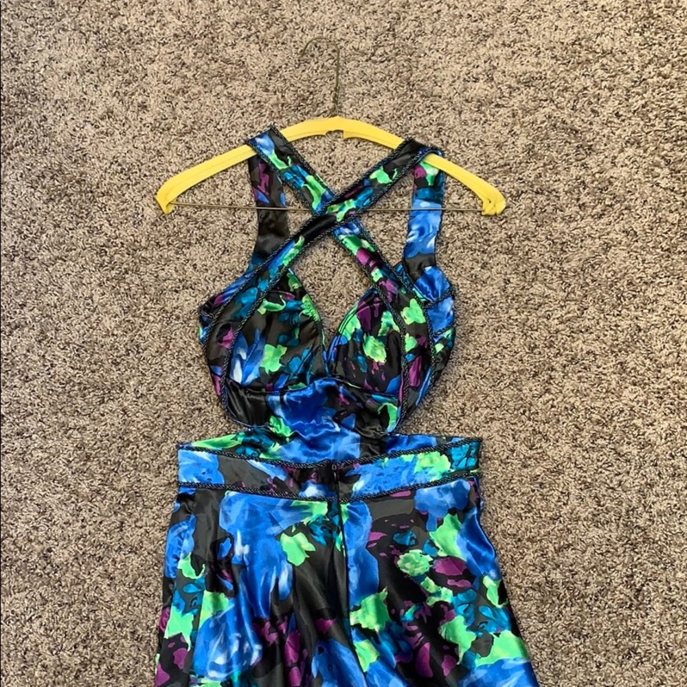 Dress - Picture 4 of 4